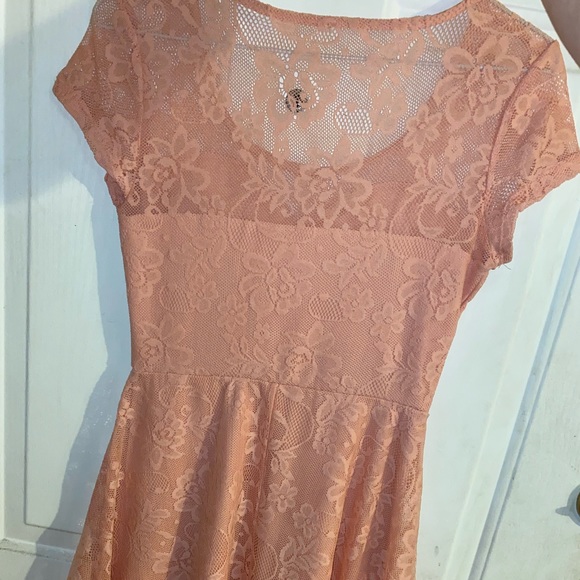 Mid thigh length Corral colored lace dress - Picture 2 of 5
